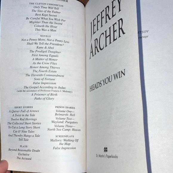 Jeffrey Archer ‘Heads You Win' paperback Book - Picture 4 of 12